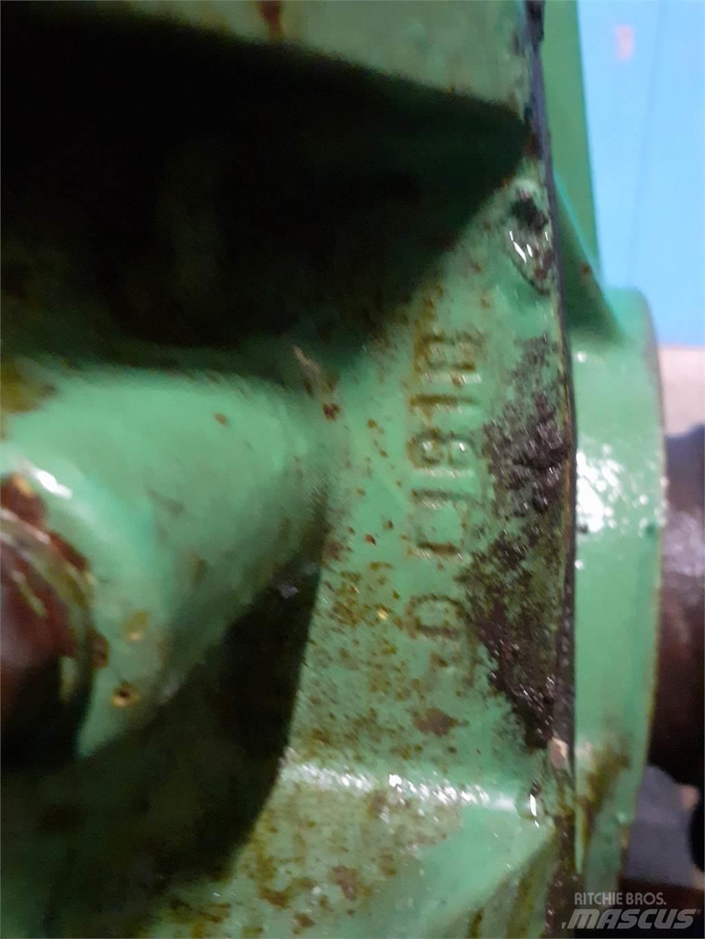 John Deere 1085 Derliaus nuėmimo kombainų priedai