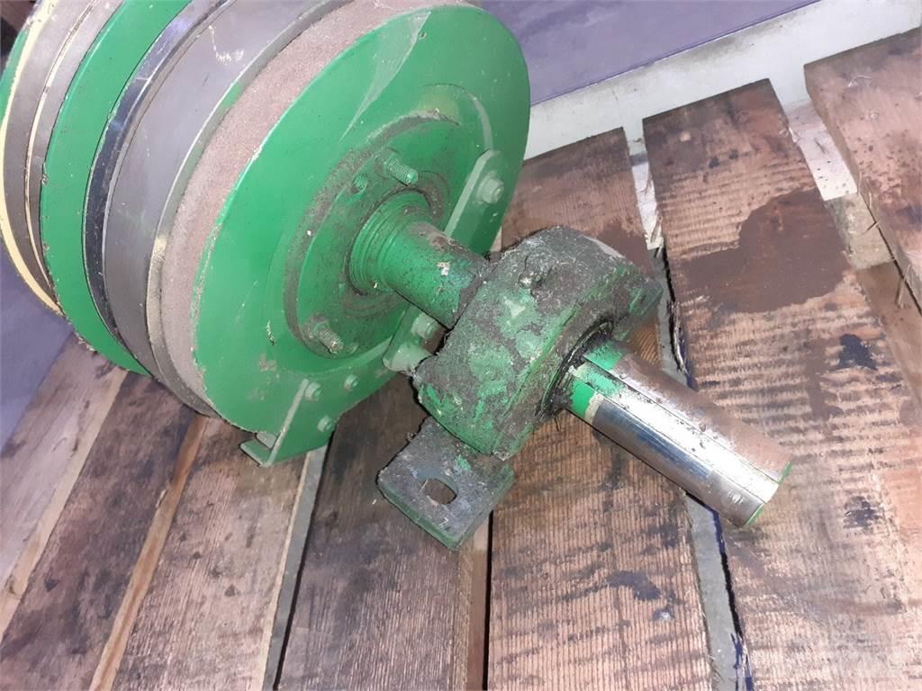 John Deere 1085 Derliaus nuėmimo kombainų priedai