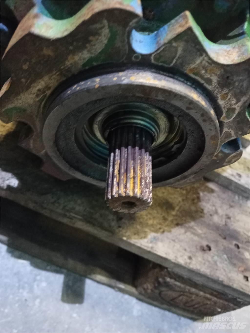 John Deere 1085 Transmisijos