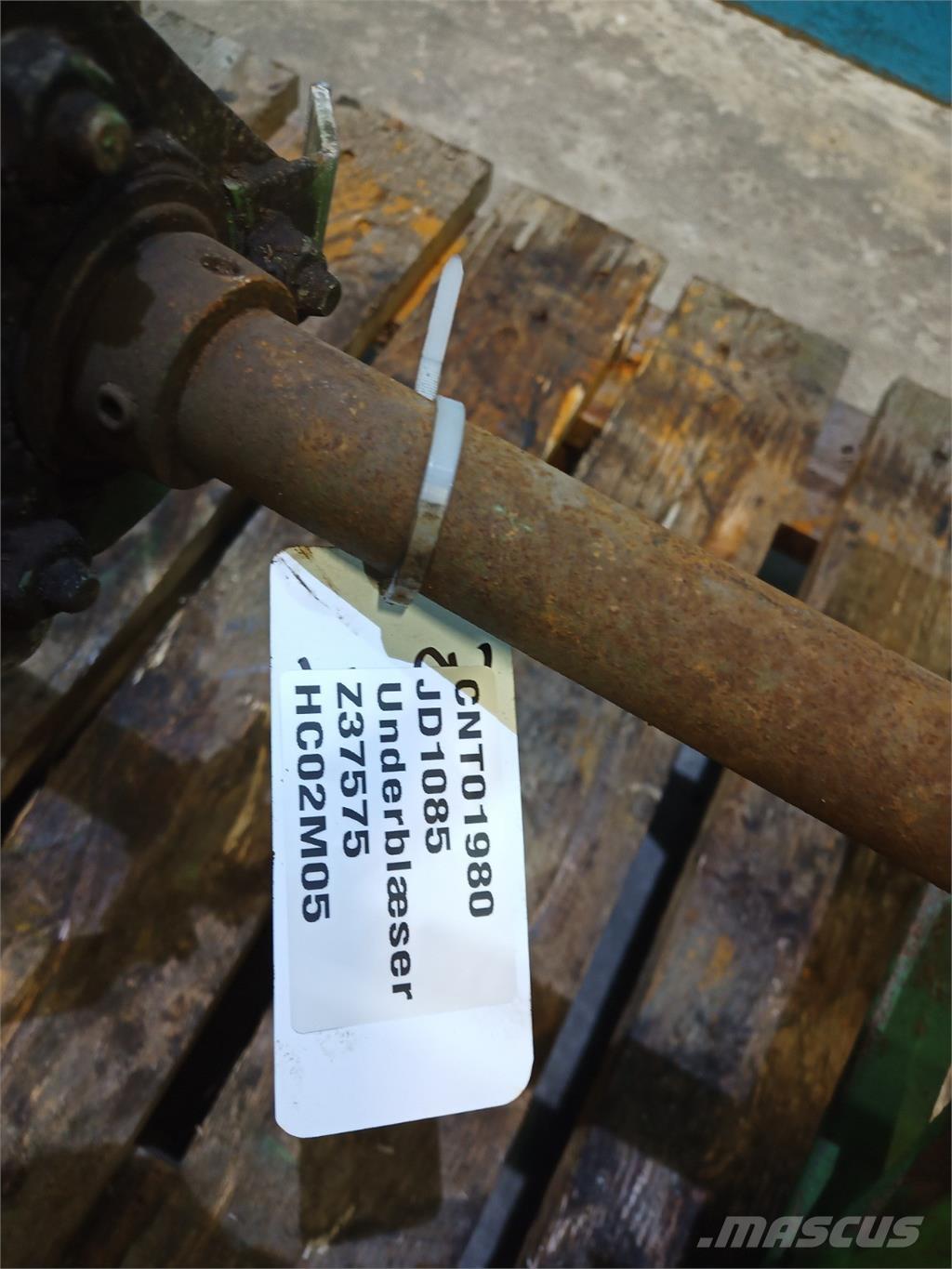 John Deere 1085 Smėlio ir druskos barstytuvai