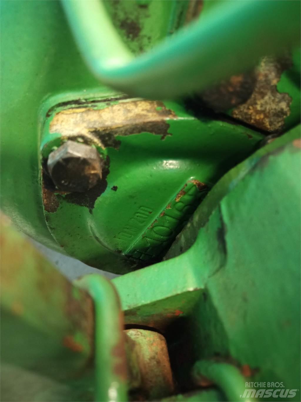 John Deere 1085 Transmisijos