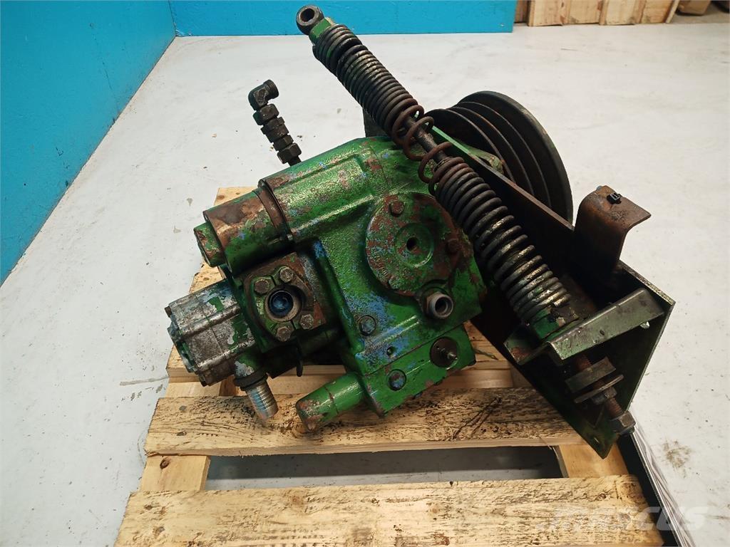 John Deere 1085 Hidraulikos įrenginiai