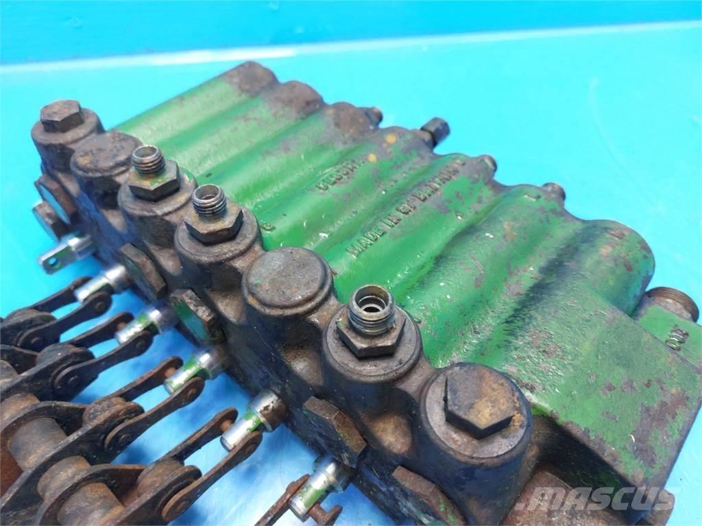 John Deere 1085 Hidraulikos įrenginiai
