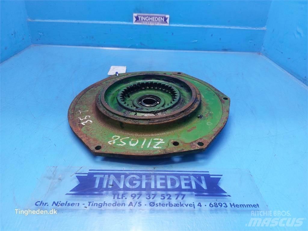 John Deere 1085 Smėlio ir druskos barstytuvai