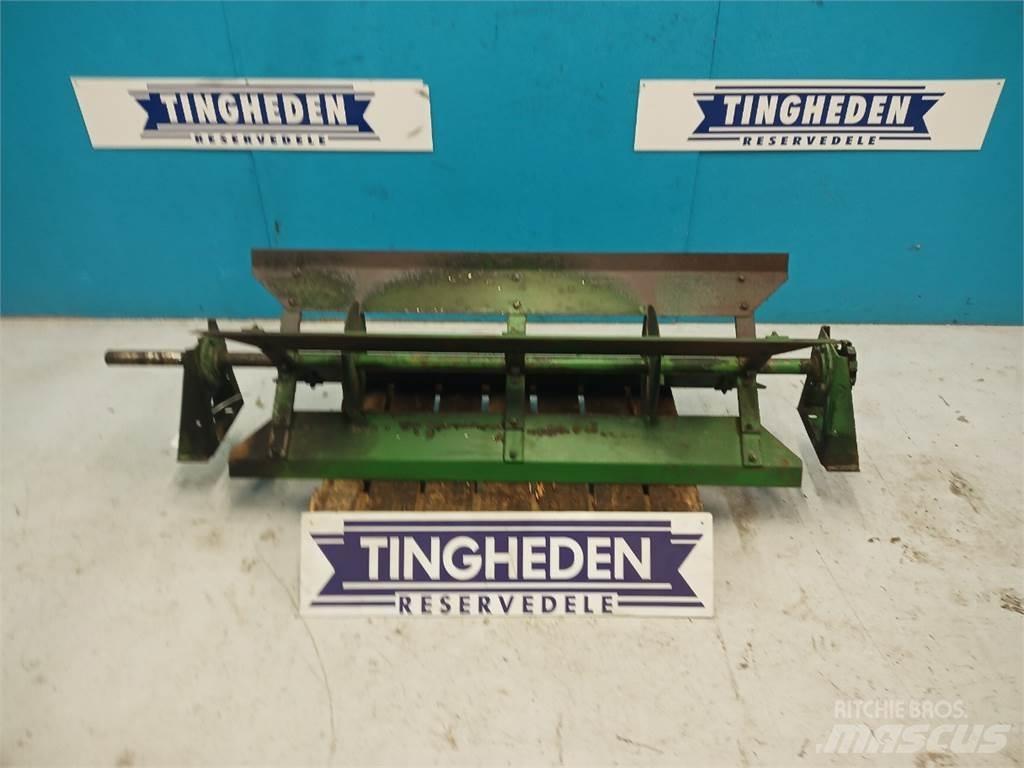 John Deere 1177 Smėlio ir druskos barstytuvai