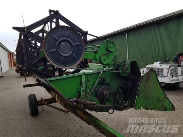 John Deere 16 Derliaus nuėmimo kombainų priedai