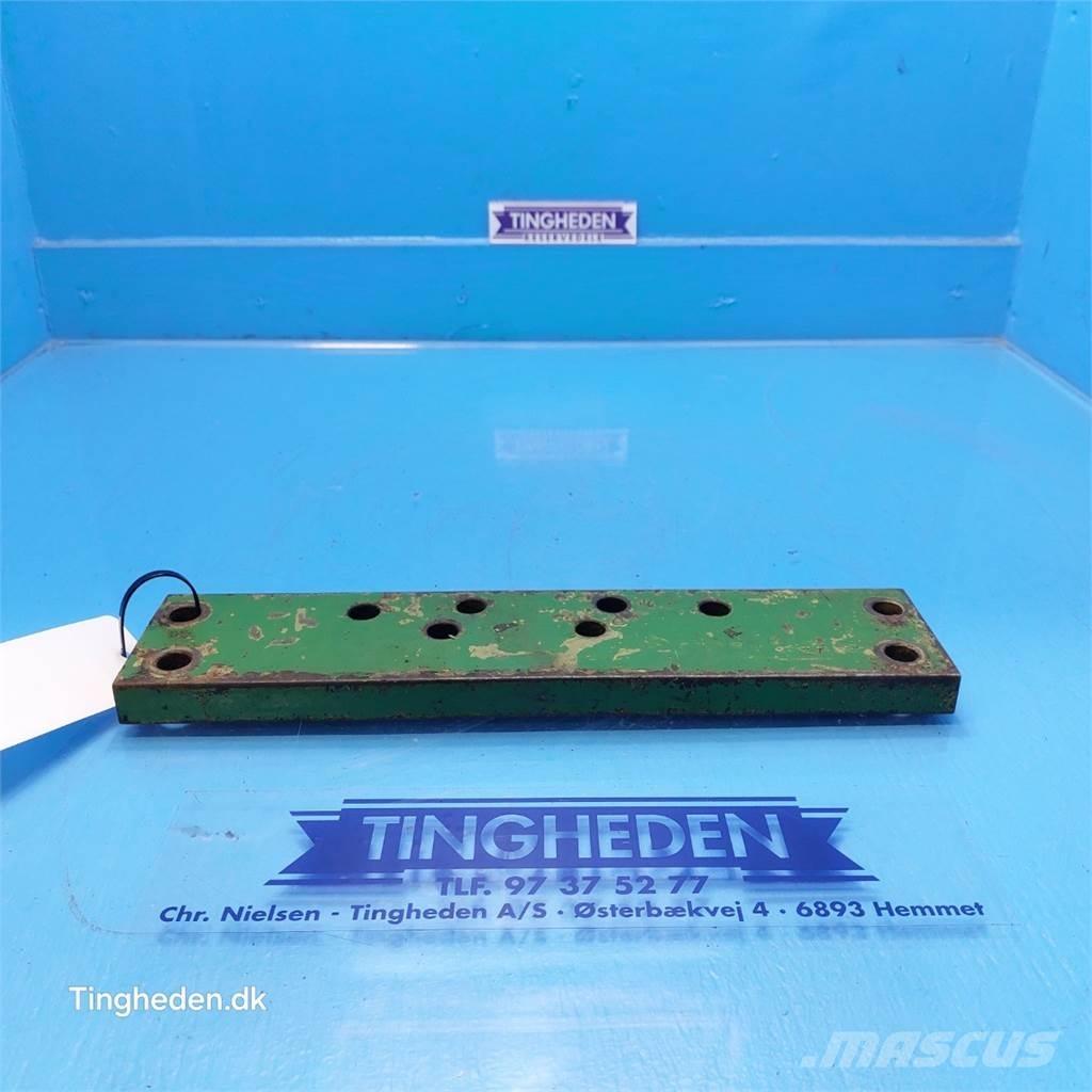 John Deere 1750 Kiti naudoti traktorių priedai