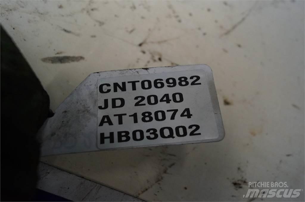 John Deere 2040 Radiatoriai