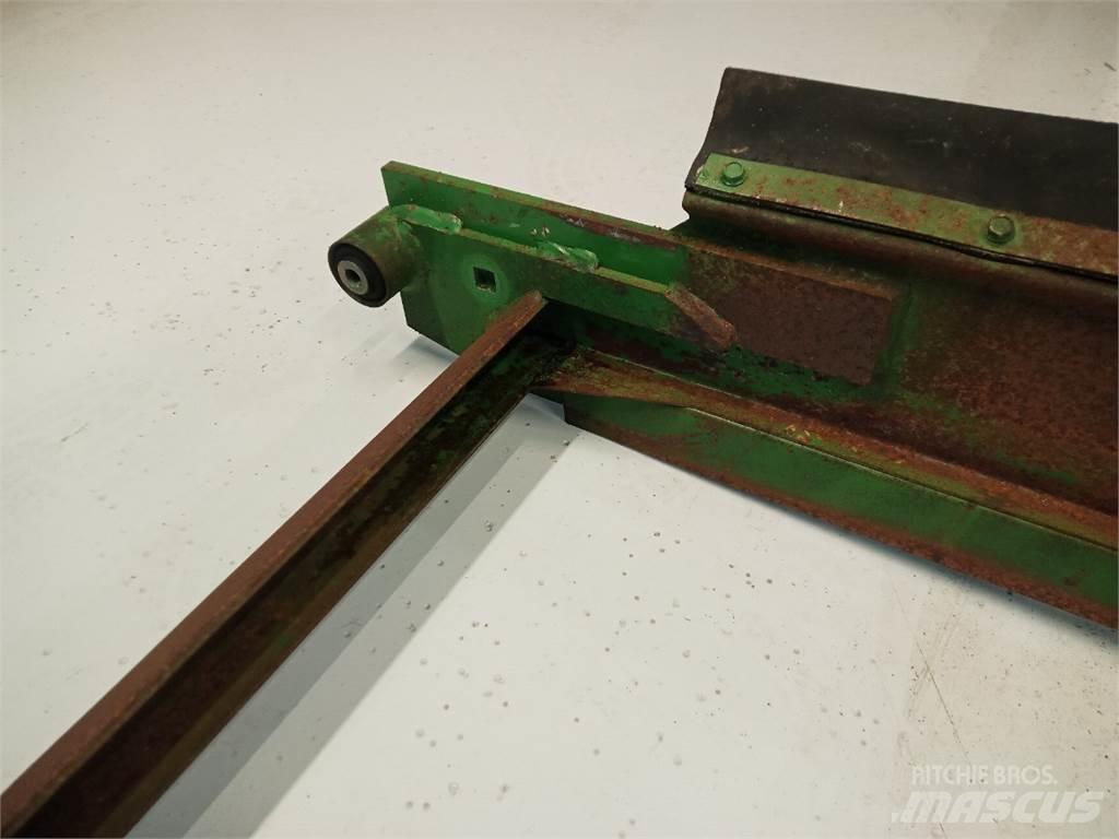 John Deere 2054 Smėlio ir druskos barstytuvai