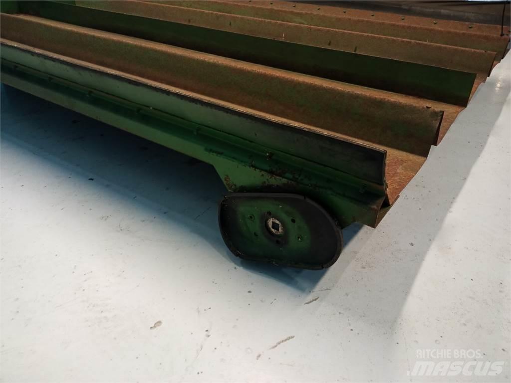 John Deere 2054 Smėlio ir druskos barstytuvai