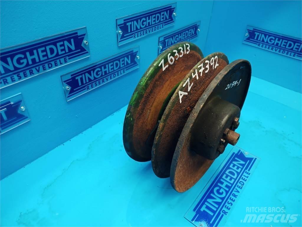 John Deere 2054 Smėlio ir druskos barstytuvai