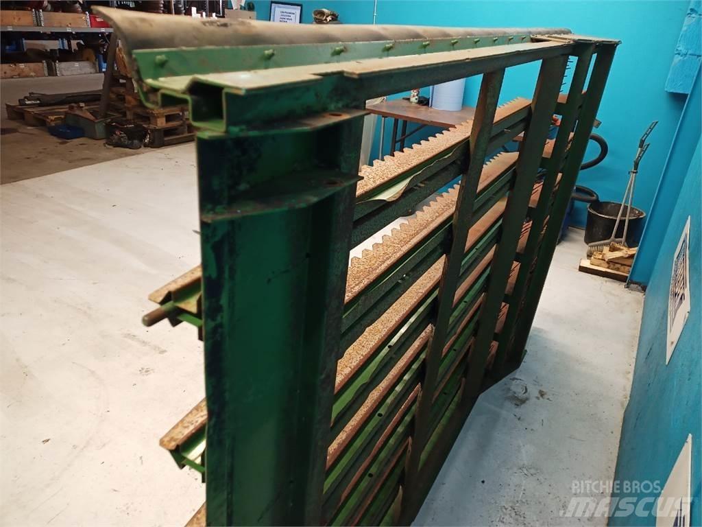 John Deere 2054 Smėlio ir druskos barstytuvai