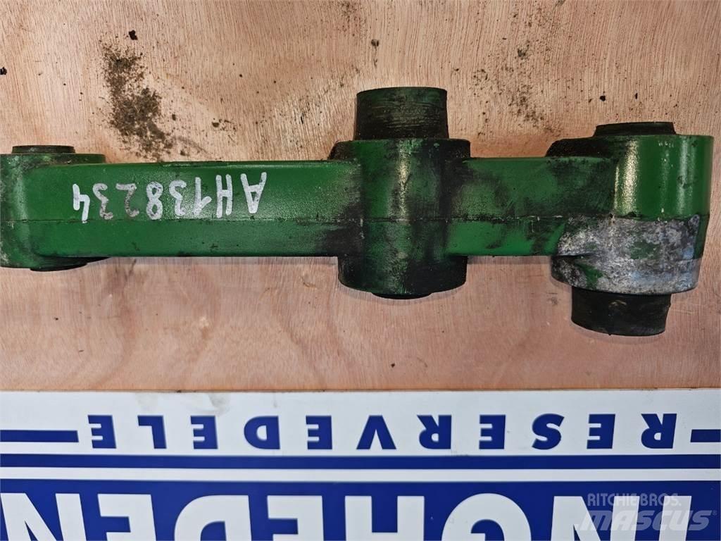 John Deere 2054 Smėlio ir druskos barstytuvai