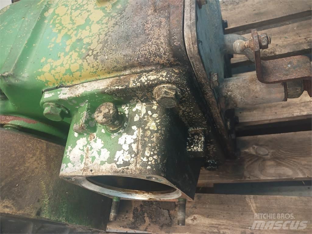 John Deere 2066 Transmisijos