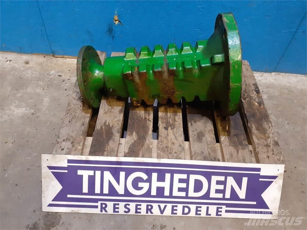 John Deere 2120 Kiti naudoti traktorių priedai