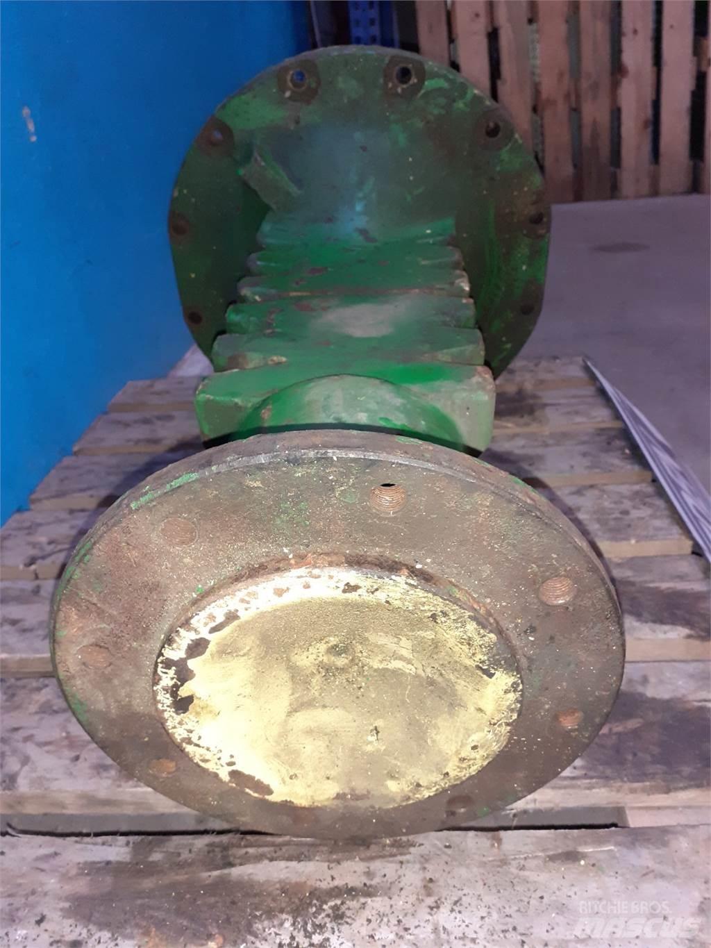 John Deere 2120 Kiti naudoti traktorių priedai