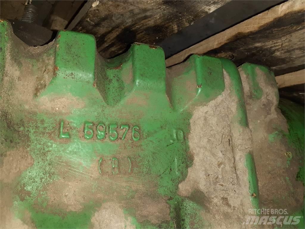 John Deere 2450 Kiti naudoti traktorių priedai