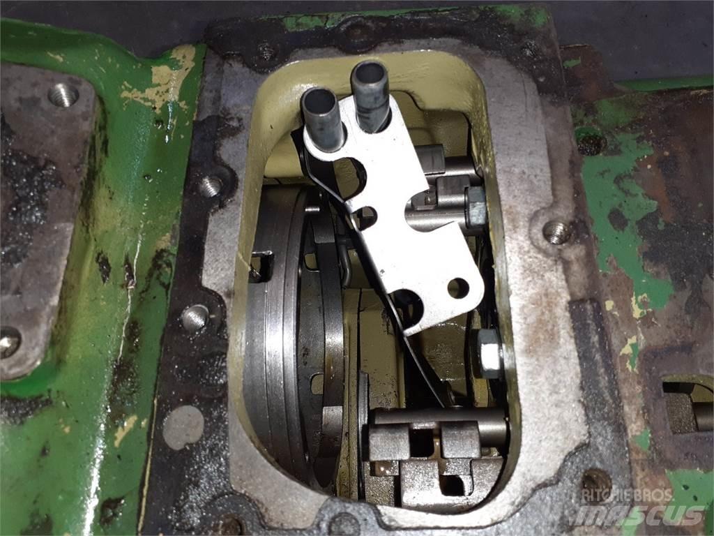 John Deere 2840 Transmisijos