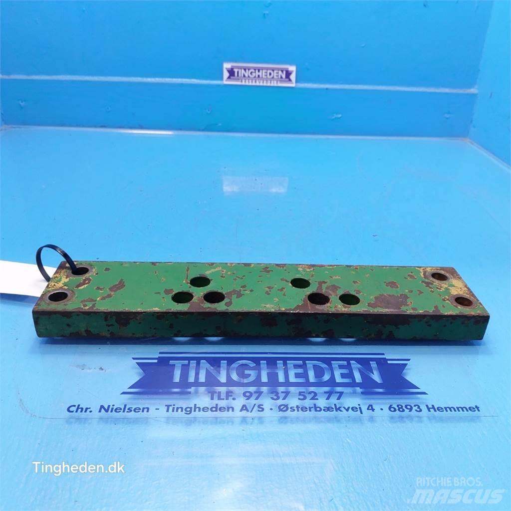John Deere 2951 Kiti naudoti traktorių priedai