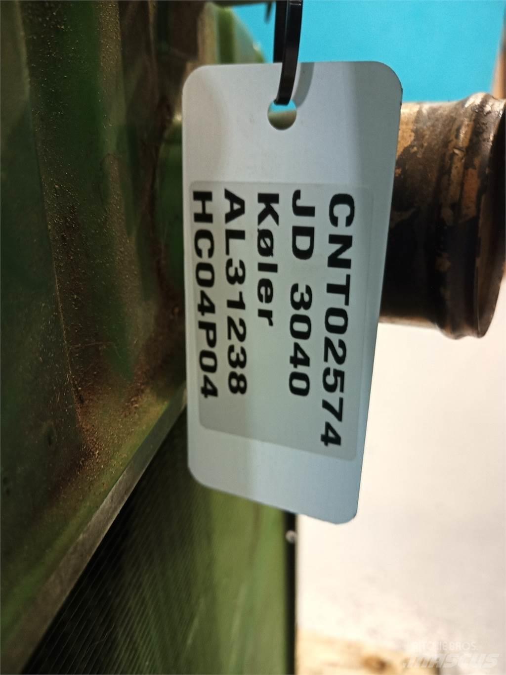 John Deere 3040 Radiatoriai