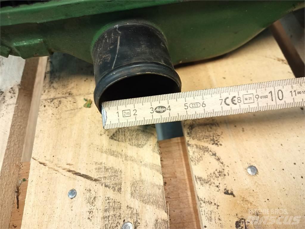 John Deere 3040 Radiatoriai