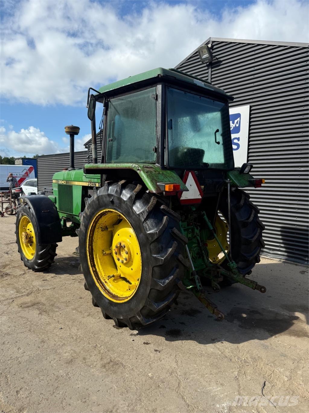John Deere 3040 Traktoriai