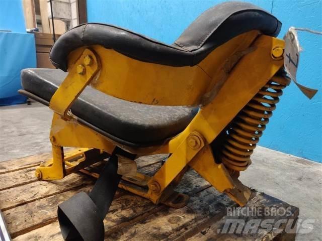 John Deere 310 Kabinos