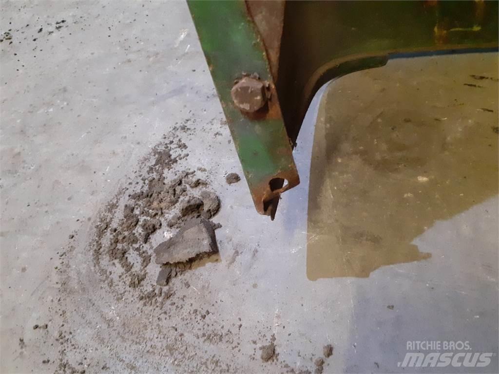 John Deere 3130 Kiti naudoti traktorių priedai