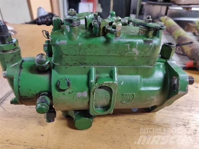 John Deere 3140 Varikliai