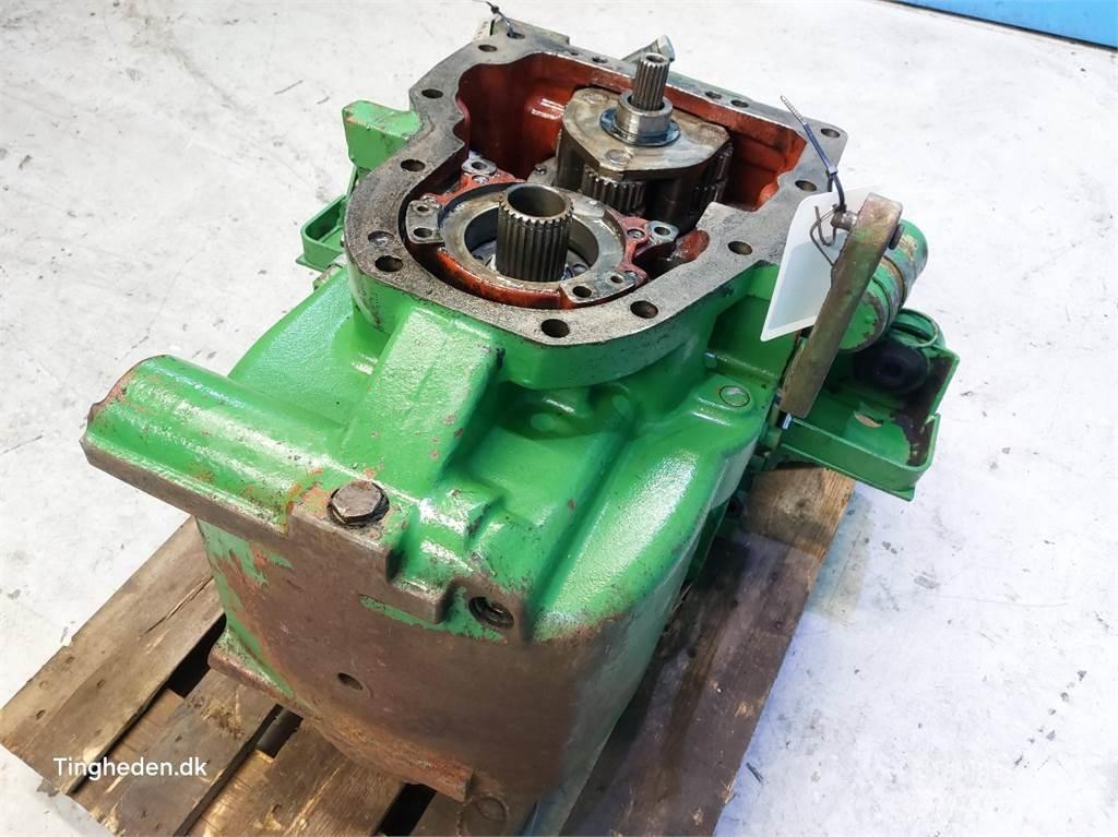 John Deere 4040S Transmisijos
