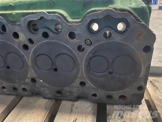 John Deere 4239 Varikliai