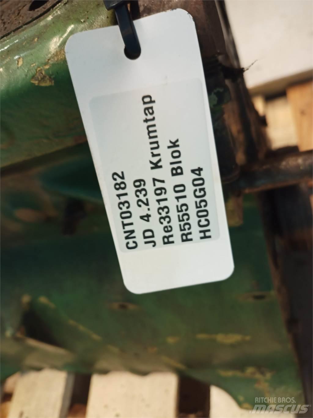 John Deere 4239 Varikliai