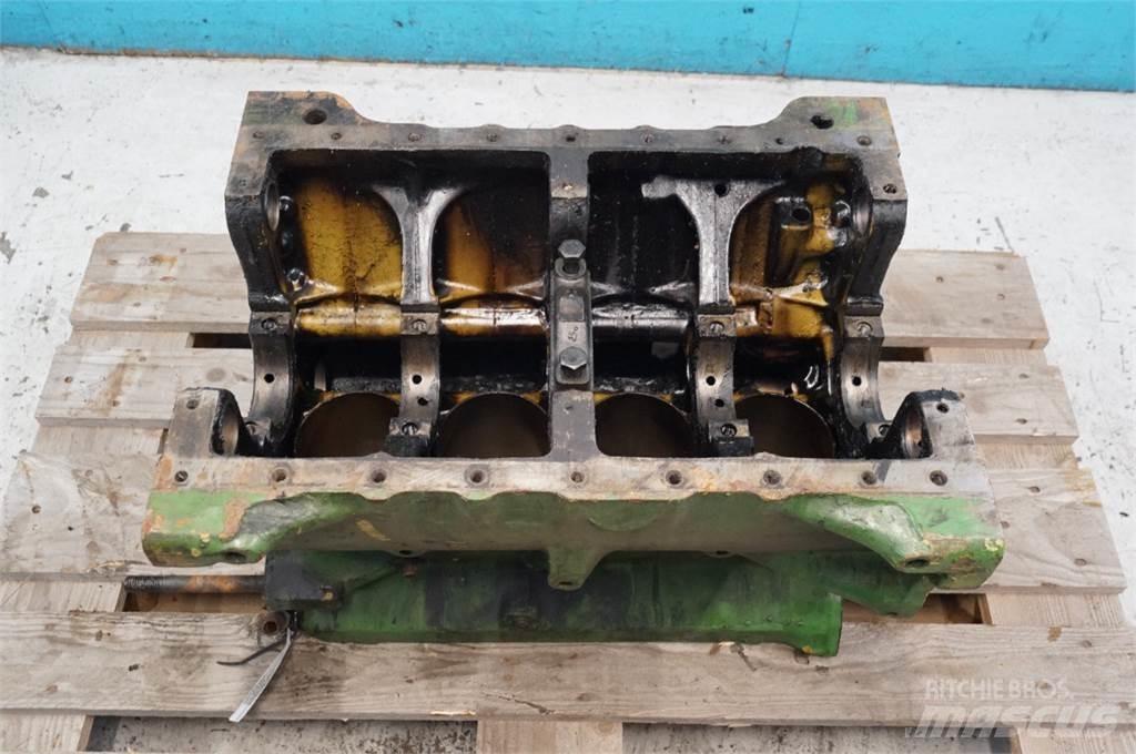 John Deere 4239 Varikliai