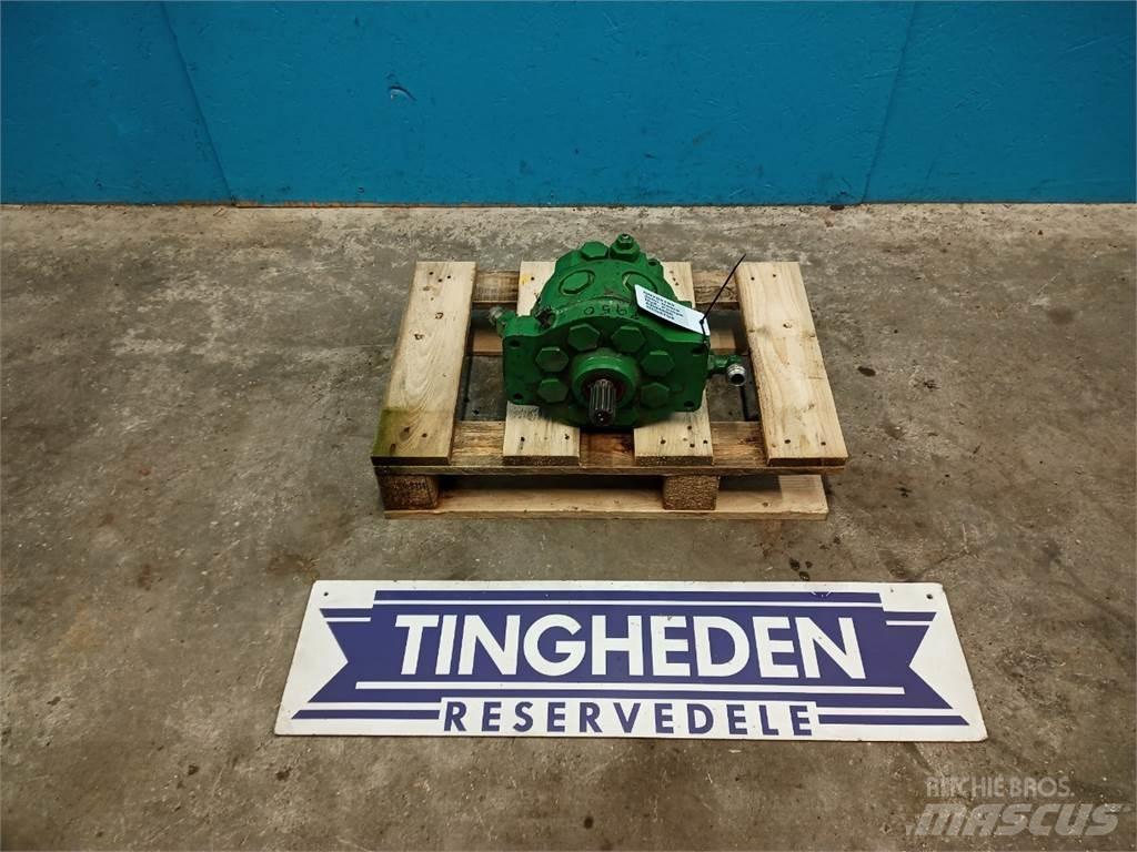 John Deere 4240 Hidraulikos įrenginiai