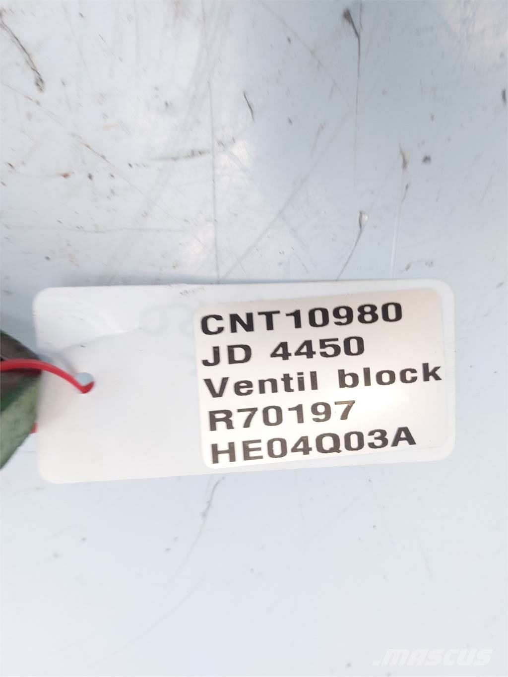 John Deere 4450 Hidraulikos įrenginiai