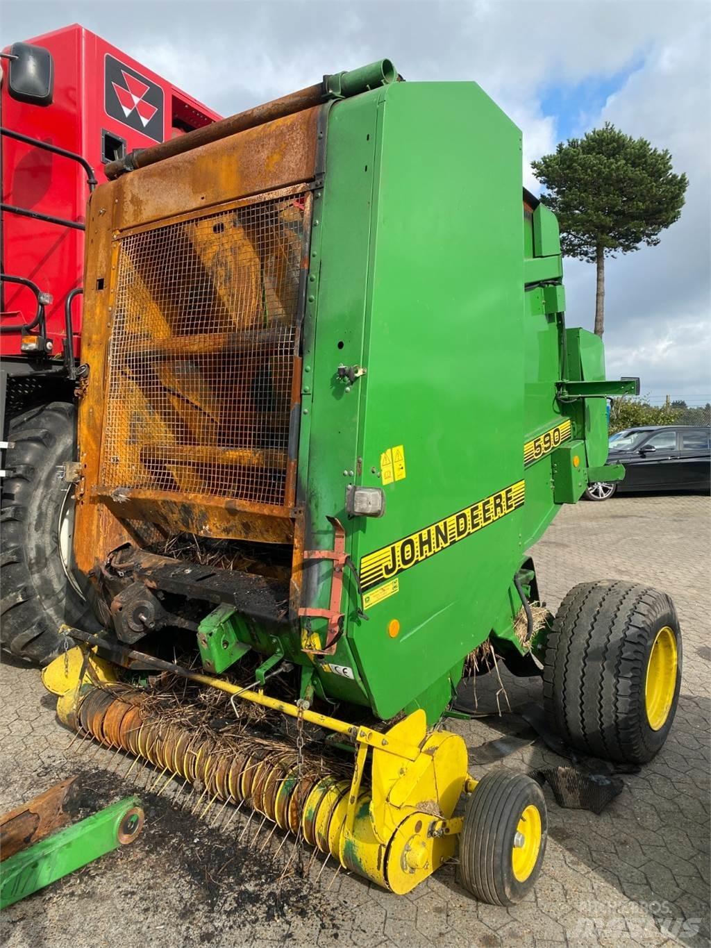 John Deere 590 Ritinių presai