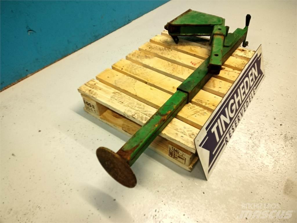 John Deere 590 Atrinkimo kaušai