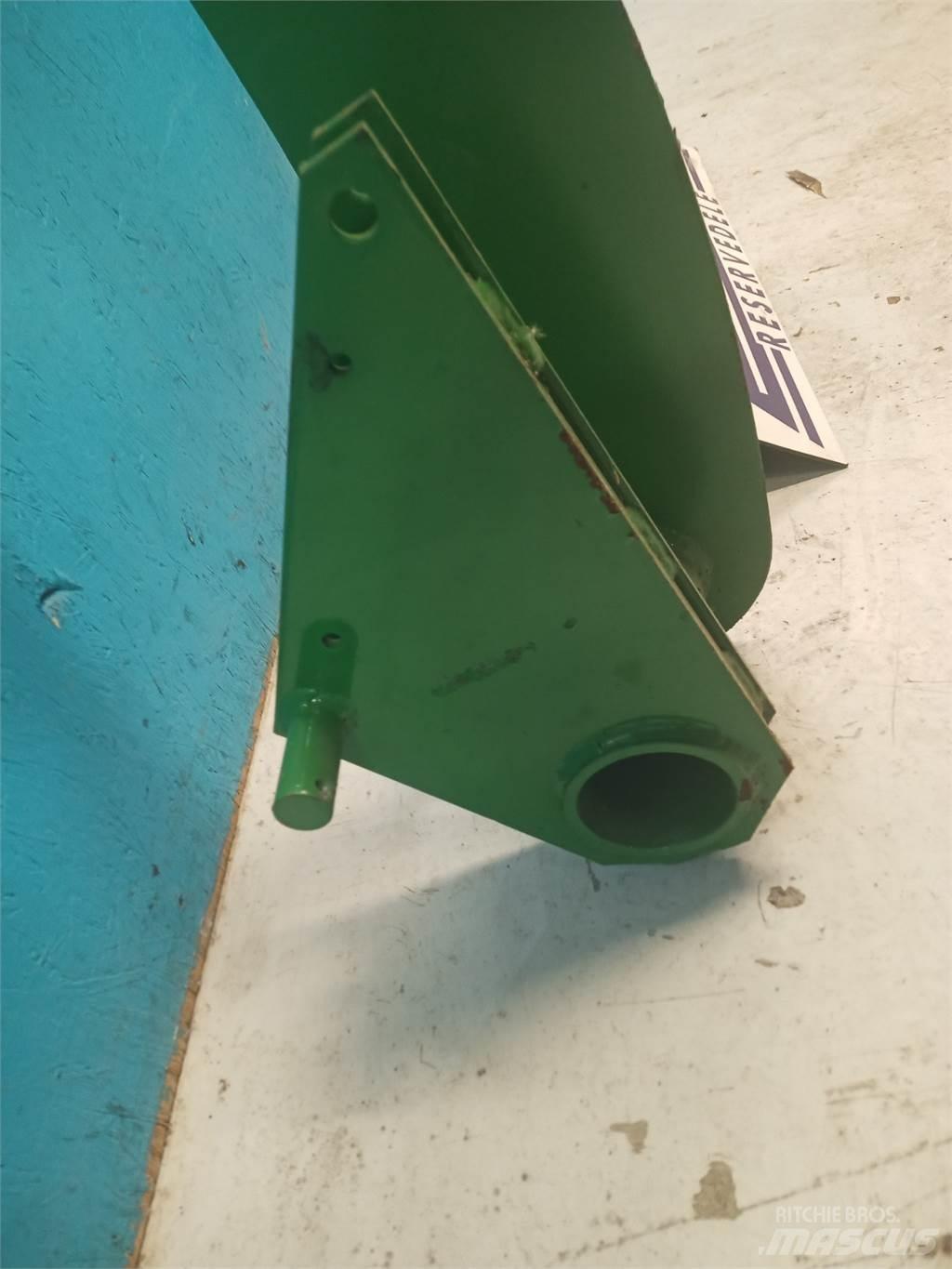 John Deere 590 Ryšulių griebtuvai