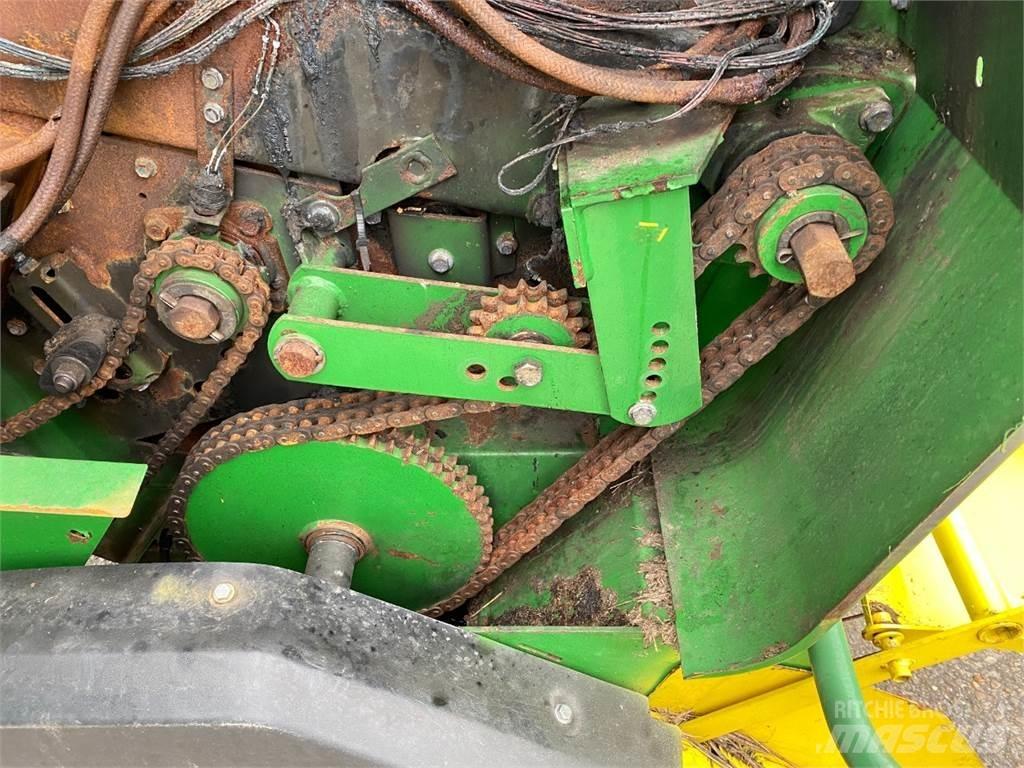 John Deere 592 Ritinių presai