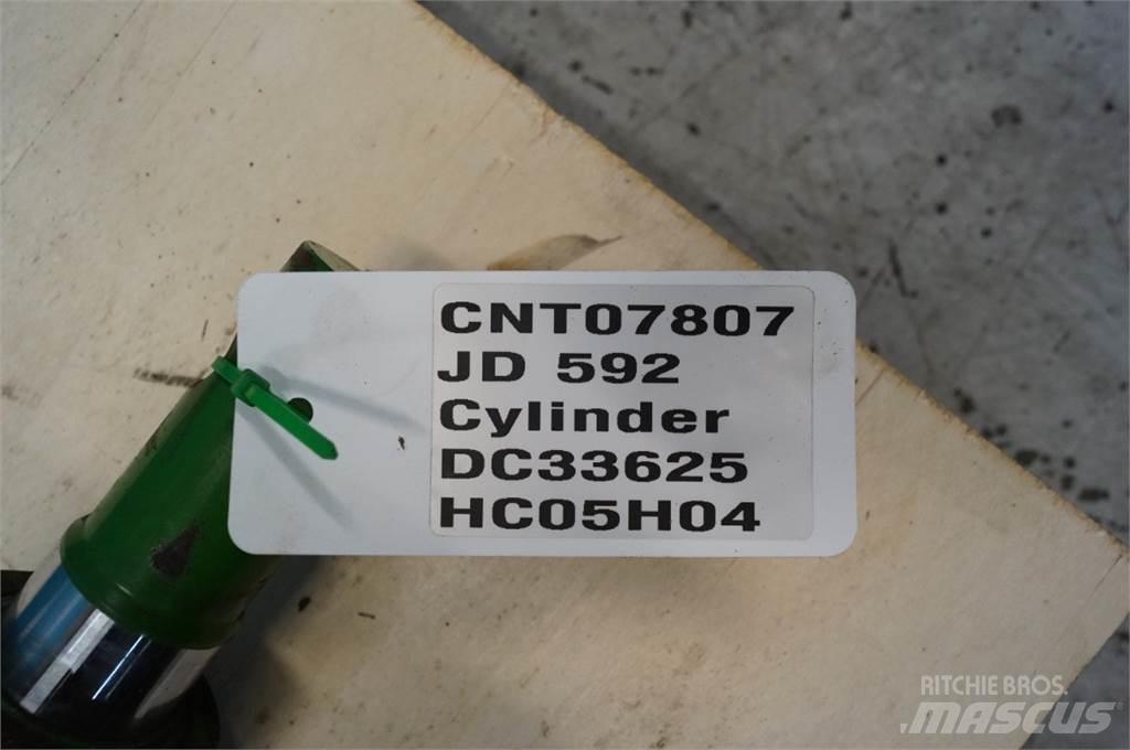 John Deere 592 Ryšulių griebtuvai