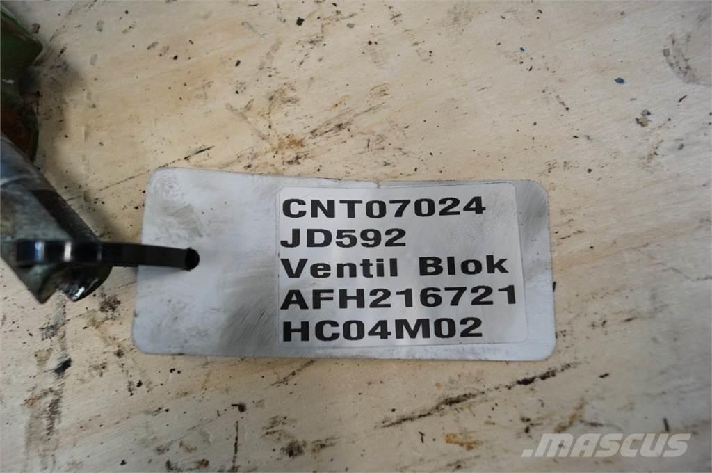 John Deere 592 Hidraulikos įrenginiai