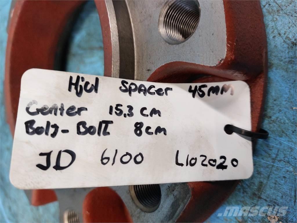John Deere 6100 Padangos, ratai ir ratlankiai