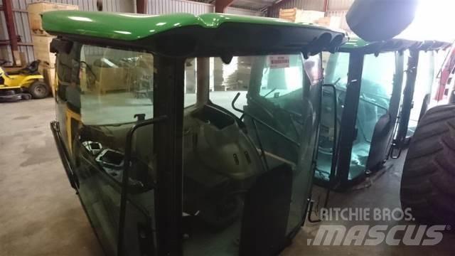 John Deere 6155 Kabinos
