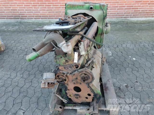 John Deere 6329 Varikliai