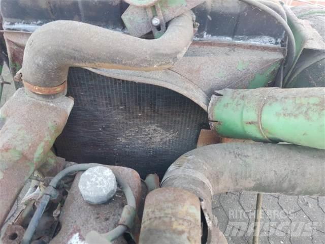 John Deere 6329D Varikliai