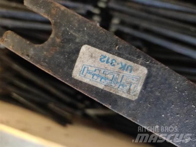 John Deere 818 Derliaus nuėmimo kombainų priedai