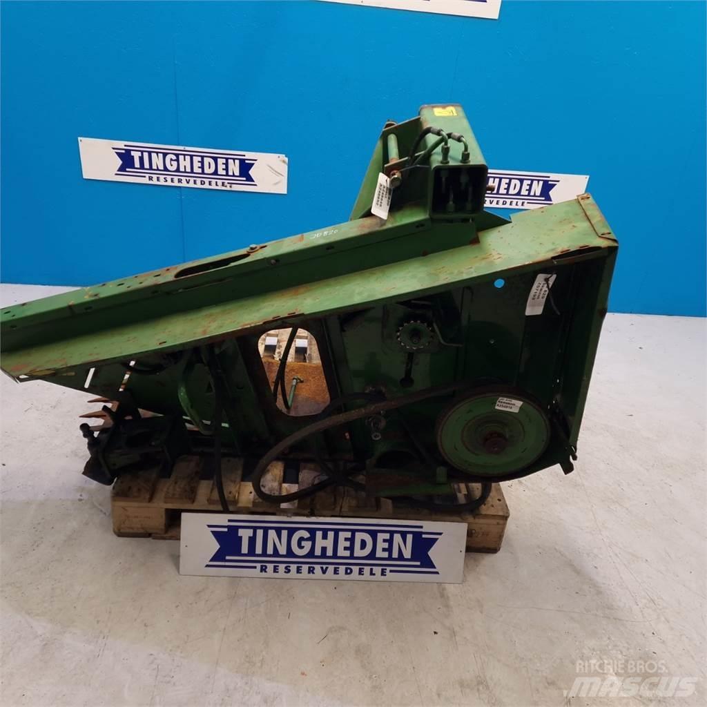 John Deere 820 Derliaus nuėmimo kombainų priedai