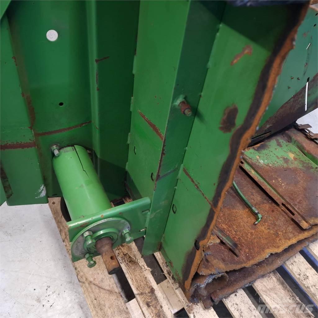 John Deere 820 Derliaus nuėmimo kombainų priedai