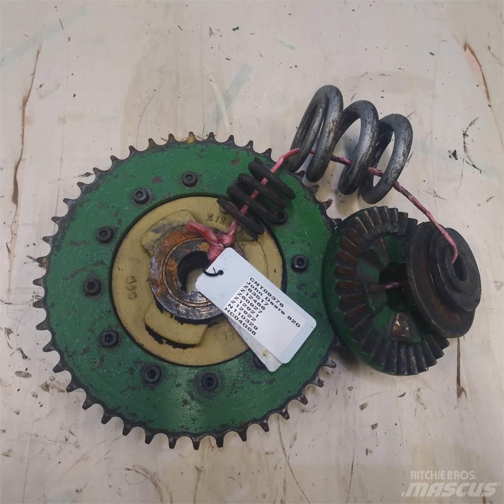 John Deere 820 Derliaus nuėmimo kombainų priedai