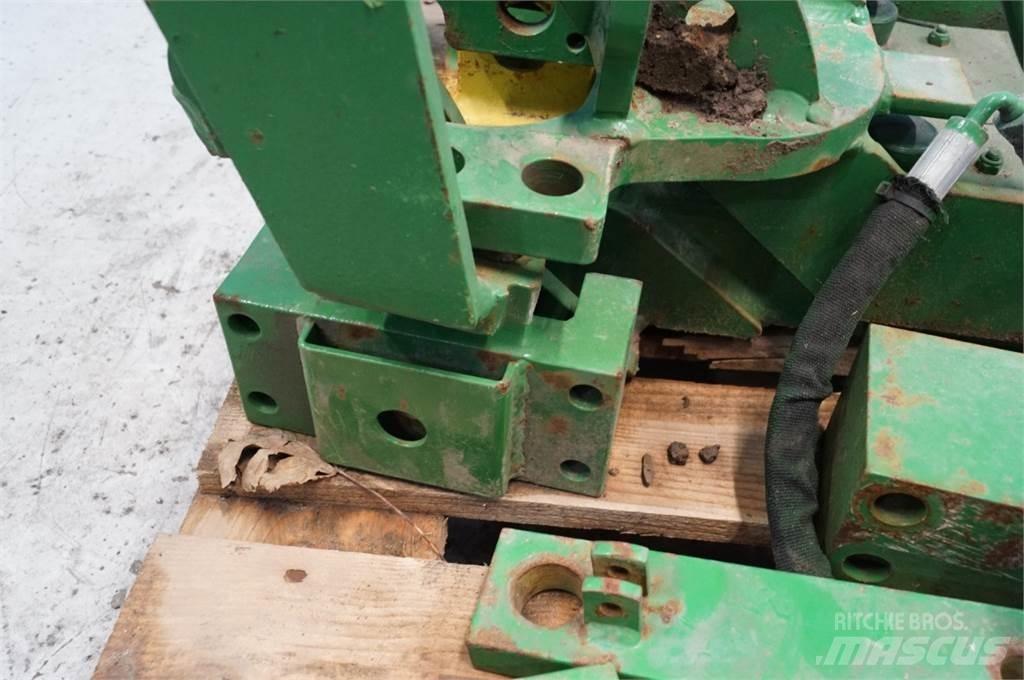 John Deere 8235R Kiti naudoti traktorių priedai